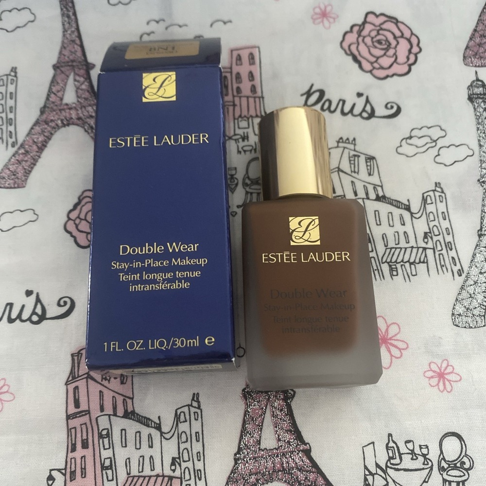 Estee Lauder Double Wear Stay In Place Makeup Foundation 1 fl oz / 30 mL 8N1 Esp
